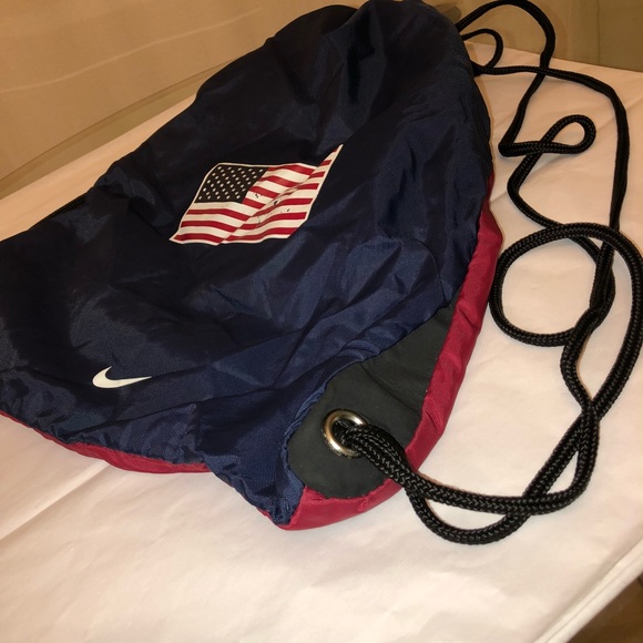 NIKE BAG(GIFTED) - Picture 3 of 8